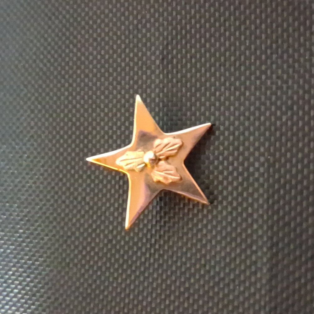 10K Black Hills Gold pendant